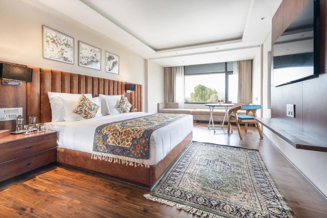Hotel 11 Boulevard Srīnagar エクステリア 写真